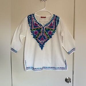 White Relaxed Tunic with 3/4 Sleeves and‎ Bib Collar